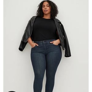 BNWT Torrid Dark Wash Bombshell Skinny Jean Size 22 Extra Tall